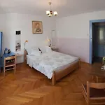 Dalmatian House Gasthuis 3*