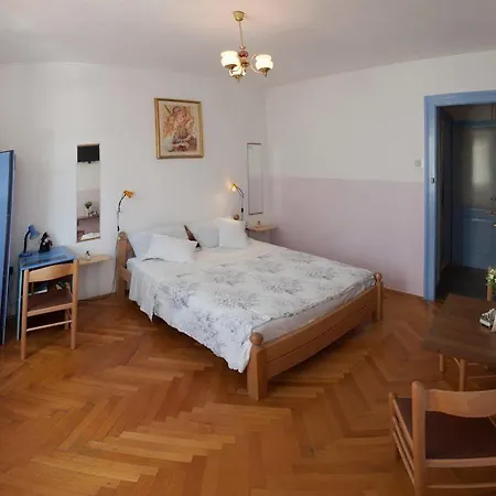 Dalmatian House Гостьовий будинок 3*