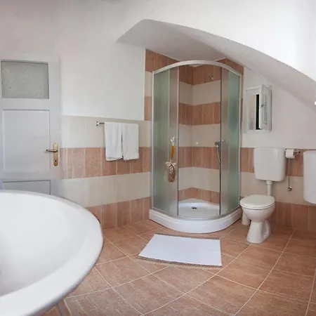 Dalmatian House Гостьовий будинок 3*