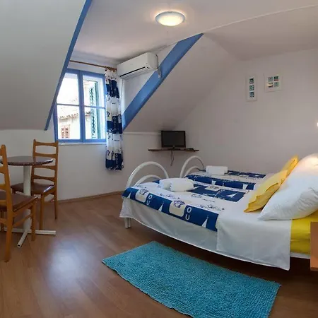 Dalmatian House Gasthuis 3*