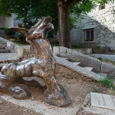 Dalmatian House 3* Split